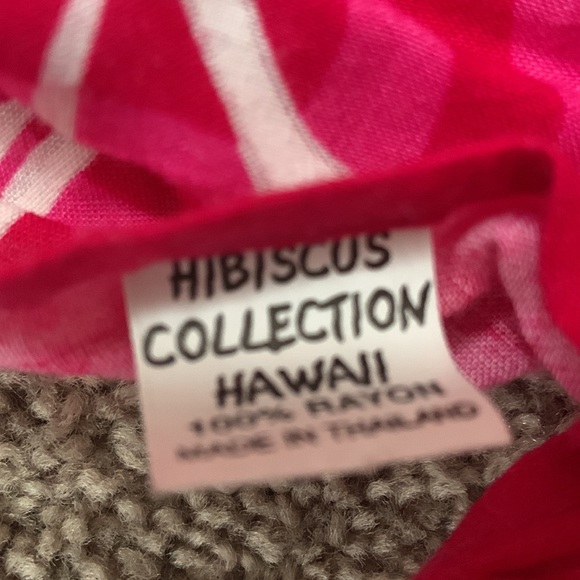 Hibiscus Collection Pink and White Ladies Scarf - Picture 3 of 3